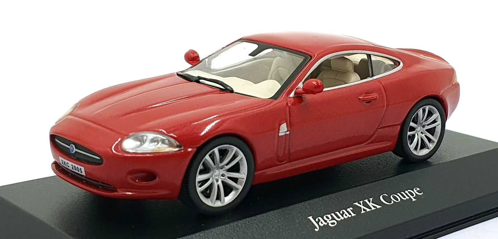 Atlas Editions 1/43 Scale 4 641 109 - Jaguar XK Coupe - Red