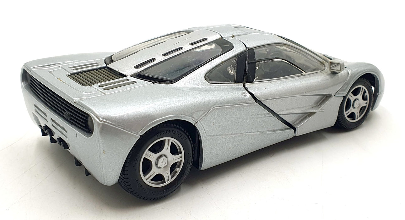 Maisto 1/24 Scale 2969 - 1993 McLaren F1 Roadcar Shell - Silver