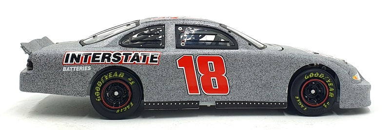 Action 1/24 Scale 400547 Pontiac Grand Prix 2001 Interstate Batteries NASCAR #18