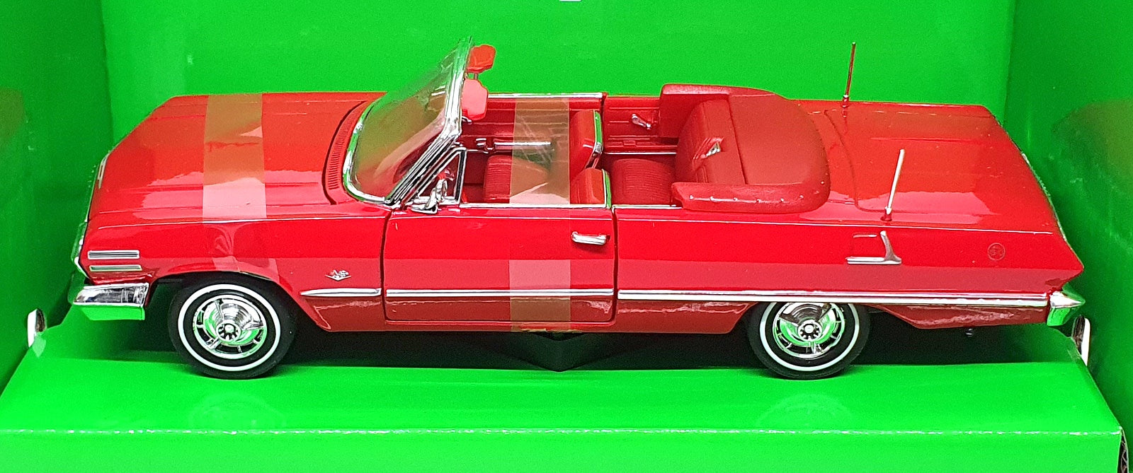 Welly 1/24 Scale Diecast 22434W - 1963 Chevrolet Impala - Red