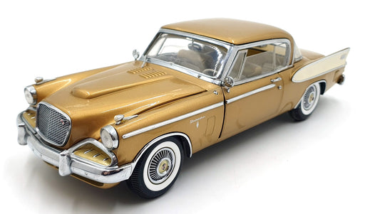 Signature 1/18 Scale Diecast 12226C - 1958 Studebaker Golden Hawk - Gold