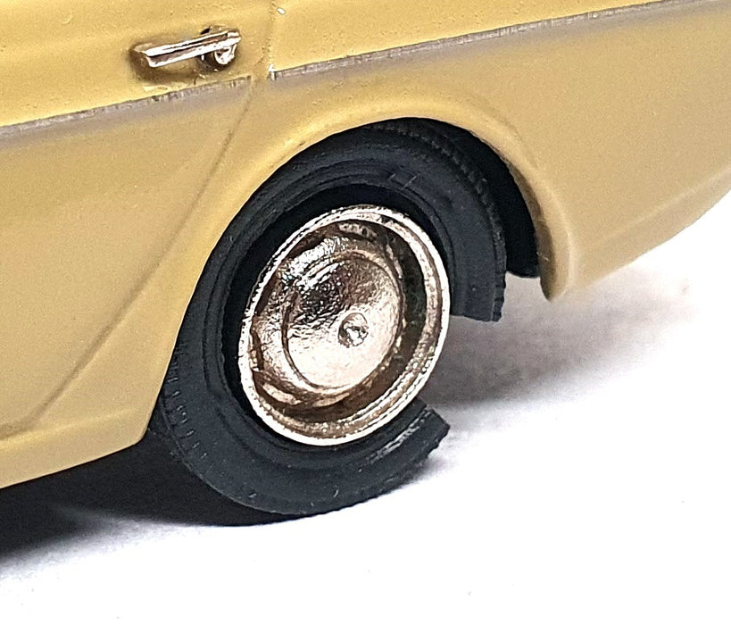 Abbey Classics 1/43 Scale AC11 - Hillman Hunter Mk2 Saloon - Shore Beige