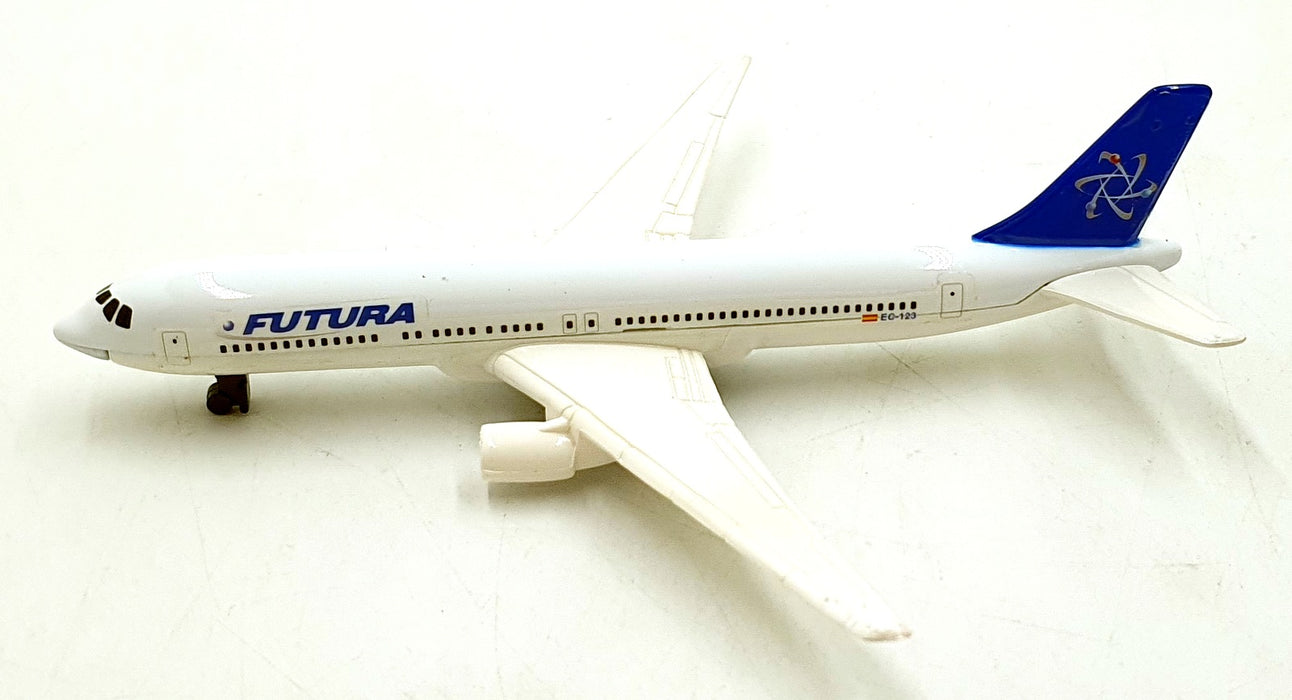 Nickname 1/400 Scale 6363 - Futura Airport Play Set Aircraft and Vehicles