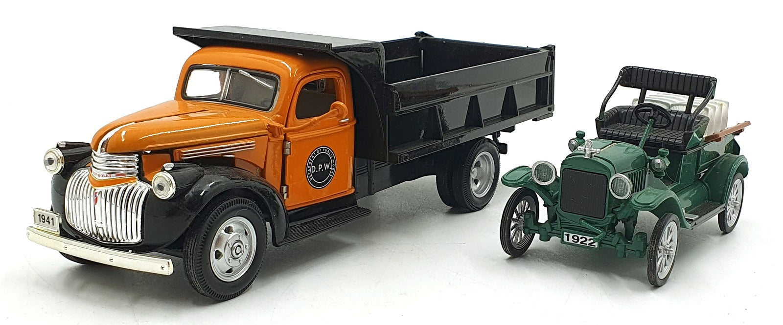 National Motor MM 1/32 Scale VTY8 - 1922 Ford Pickup 1941 Chevy Dump Truck