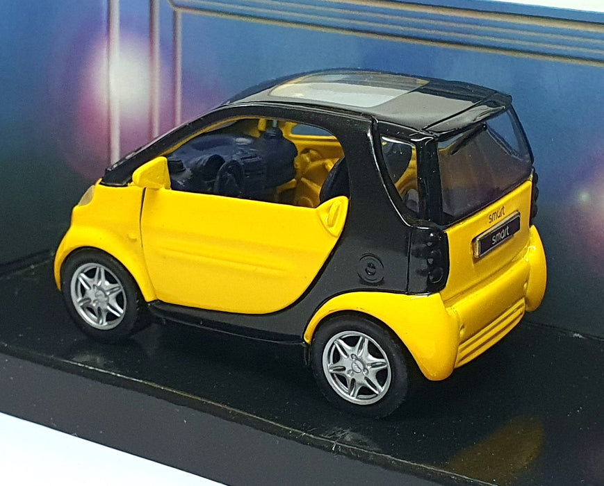 Maisto 1/33 Scale Diecast 21103 - Smart Coupe Motorized - Yellow/Black