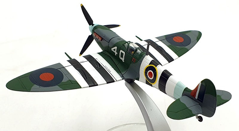 Corgi 1/72 Scale Diecast AA31906 Supermarine Spitfire MKVB-4Q VCS-7 US Navy 1944