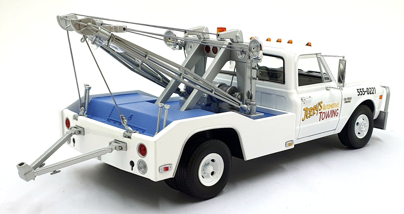 Greenlight 1/18 Scale 13683 - 1969 Chevrolet C-30 Dually Wrecker Tow Truck