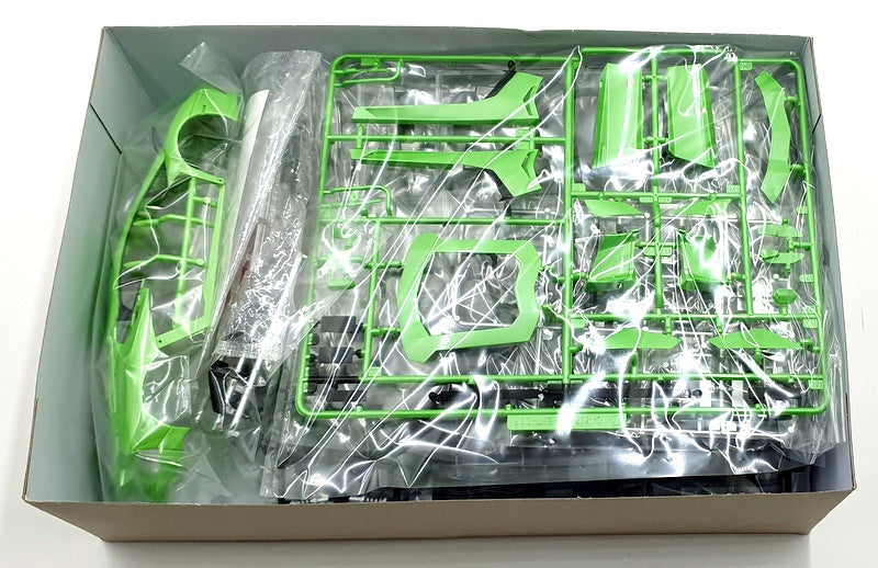 Aoshima 1/24 Scale Unbuilt Pre-Painted Kit 62036- Lamborghini Aventador - Green