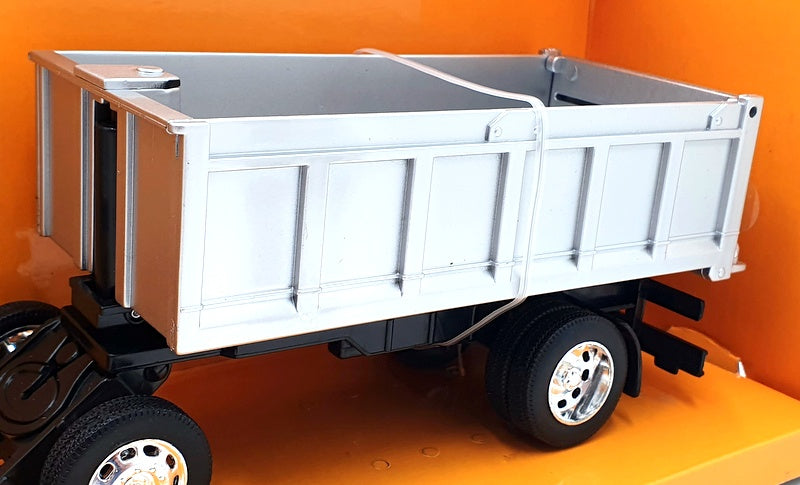 Welly 1/32 Scale Diecast 39944-2G Peterbilt 379 TIpper And Trailer - Red/Silver