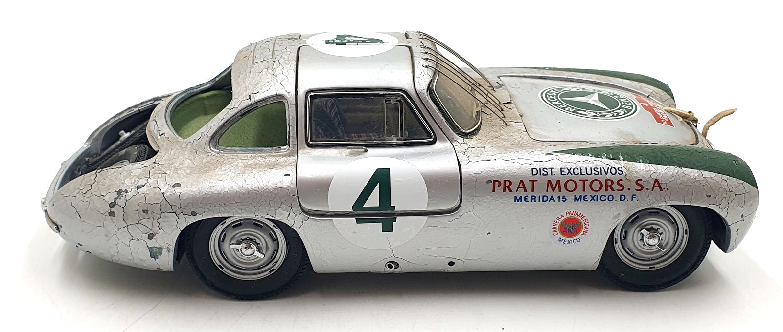 CMC 1/18 Scale Diecast 23426J - Mercedes-Benz 300SL Carrera Panamericana #4