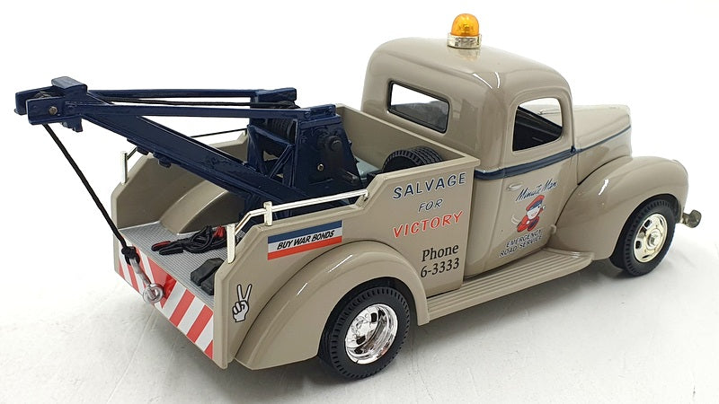 Ertl 1/25 Scale Diecast H815 - 1940 Ford Wrecker - Minute Man