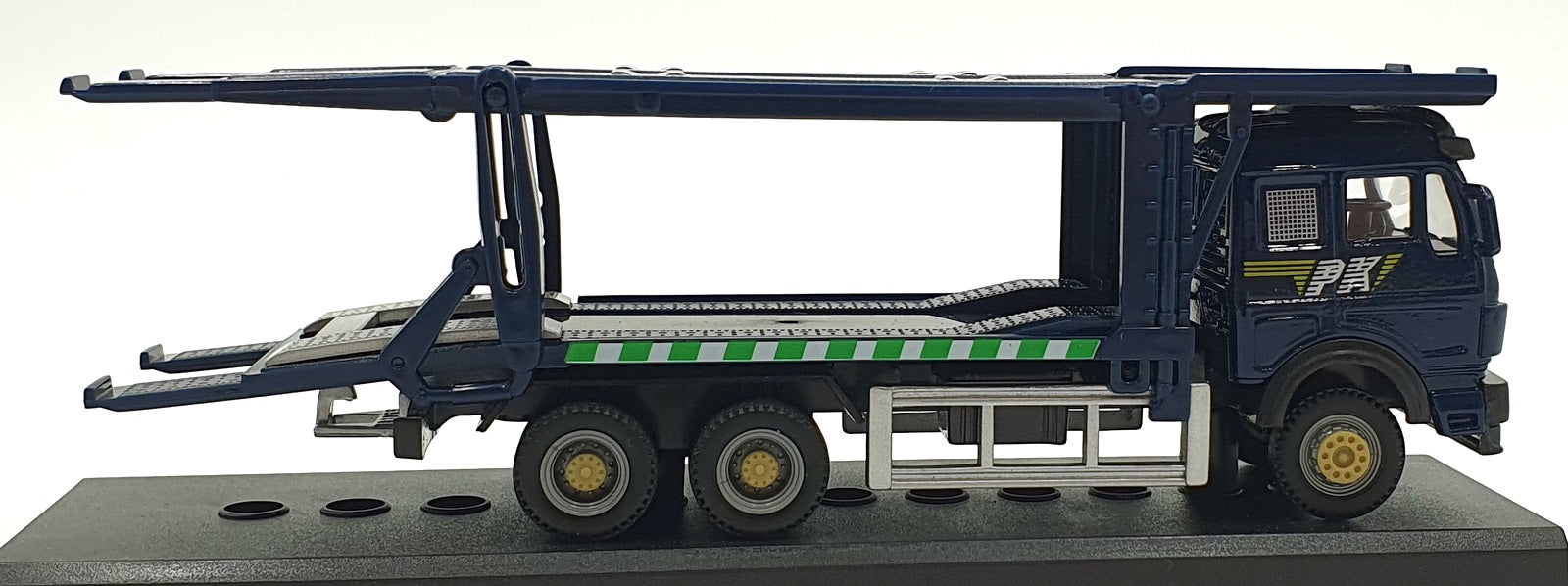 Cararama 1/60 Scale 100005J - Mercedes-Benz Tranksporter Truck - Blue