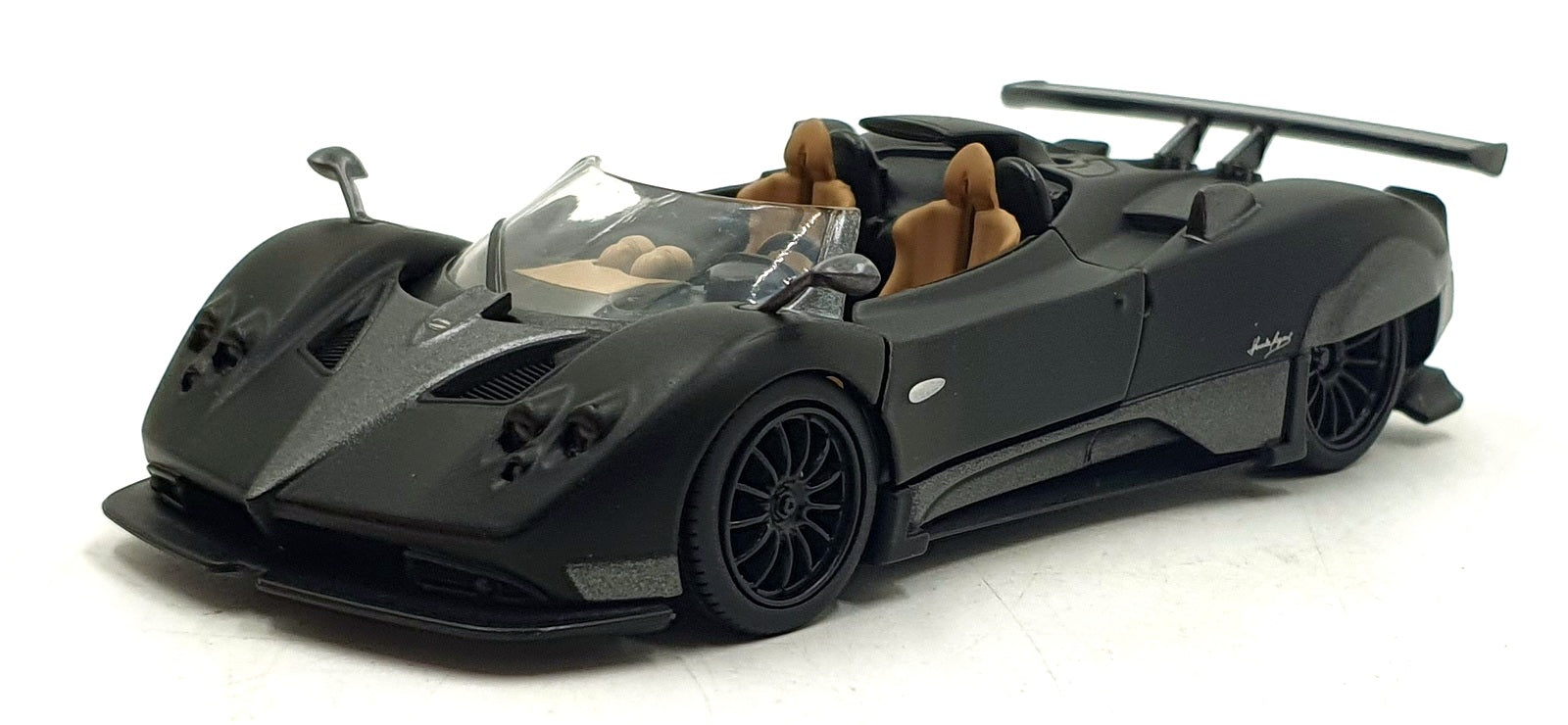 Tayumo 1/36 Scale Pull Back & Go 36120211 - Pagani Zonda HP Barchetta LHD 