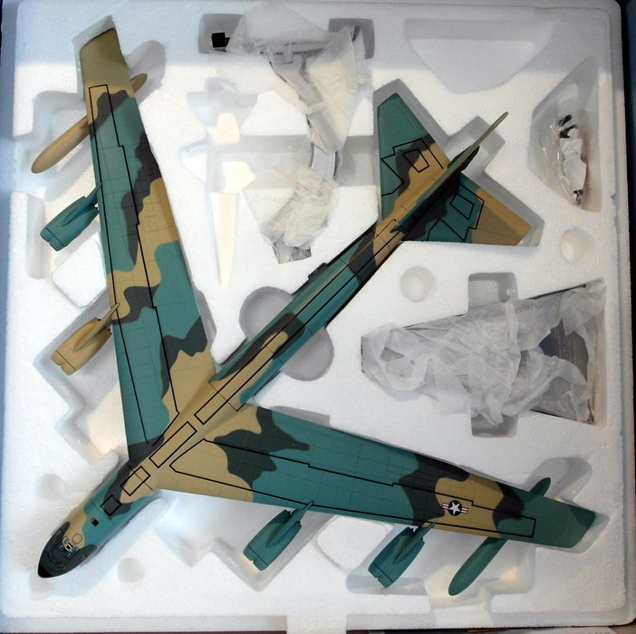 Corgi 1/144 Scale AA33505 Boeing B-52F Stratofortress 328BS 93BW 1971