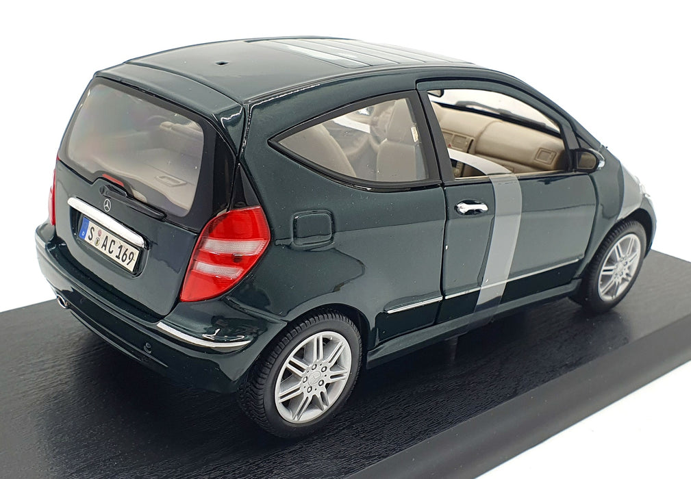 Maisto 1/18 Scale Diecast B6 696 2202 - Mercedes Benz A Class - Dark Green