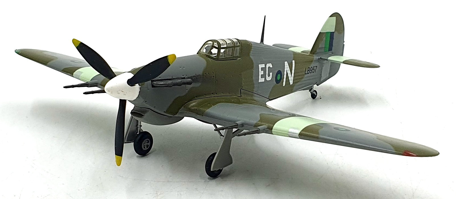 Easy Model 1/72 Scale 37270 "Hurricane" MkII/Trop 34 Sqn India WWII Aircraft '44