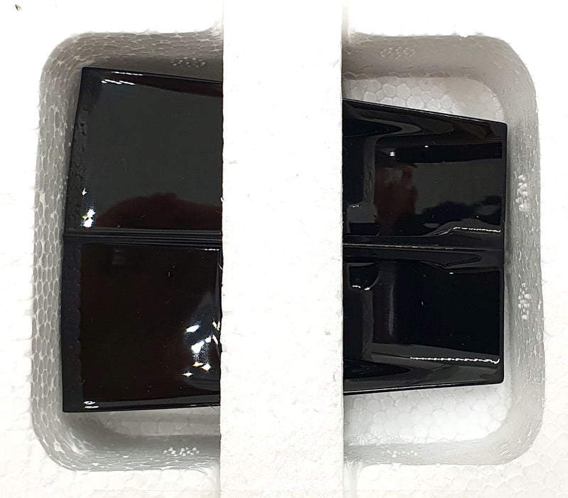 Autoart 1/18 Scale Diecast 70994 - Bugati Chiron - Yellow/Black