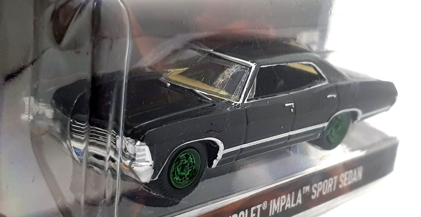 Greenlight 1/64 Scale 30333 - 1967 Chevrolet Impala Sport Sedan - Chase