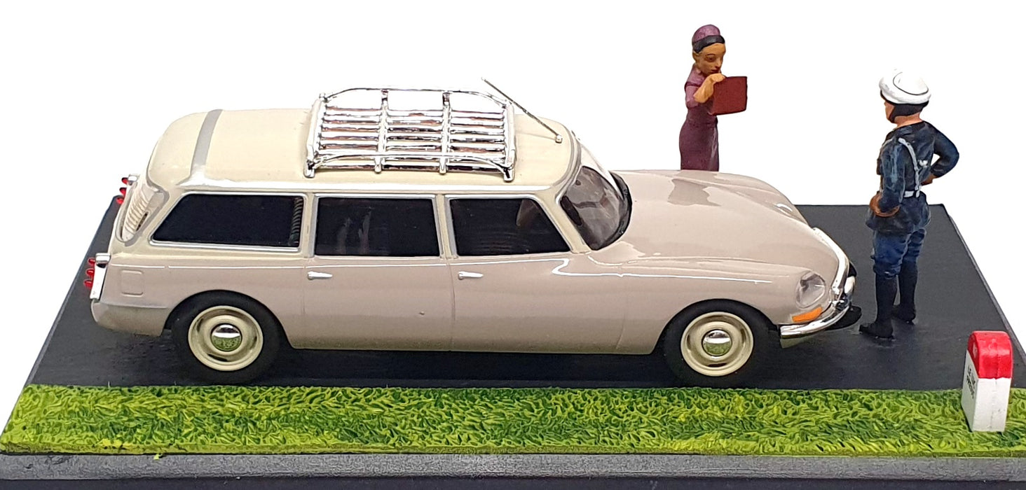Altaya La Route Bleue 1/43 Scale DIR117 - Citroen DS ID20 Diorama - Beige/Grey