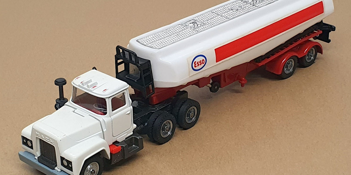 VOITURE MINIATURE CAMION Leyland Octopus Tanker Esso Dinky Super Toys