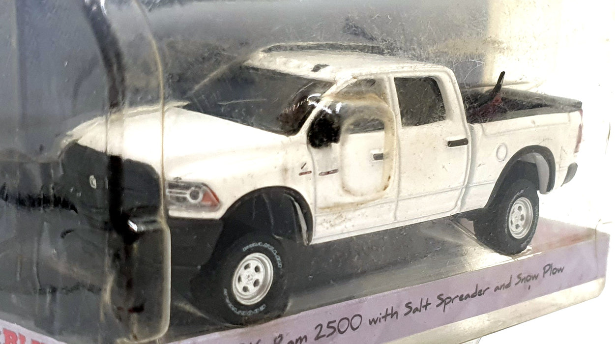 Greenlight 1/64 Scale 35060-E - 2016 Ram 2500 with Salt Spreader and Snow Plow