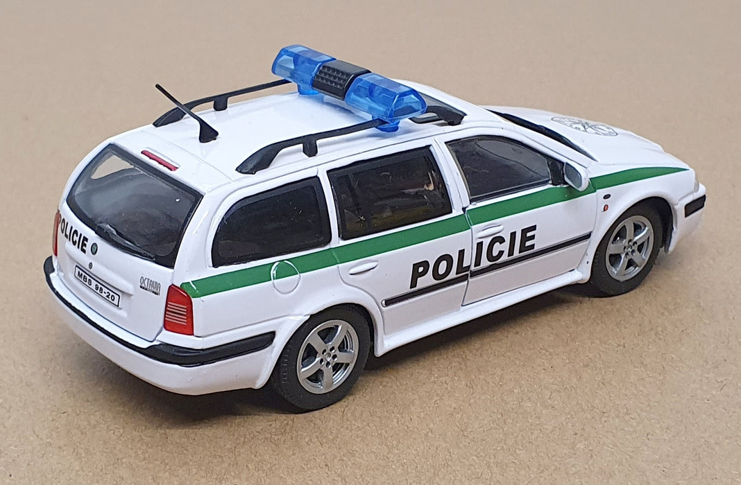 Hongwell 1/43 Scale 7226Z - Skoda Octavia Czech Policie Police Car