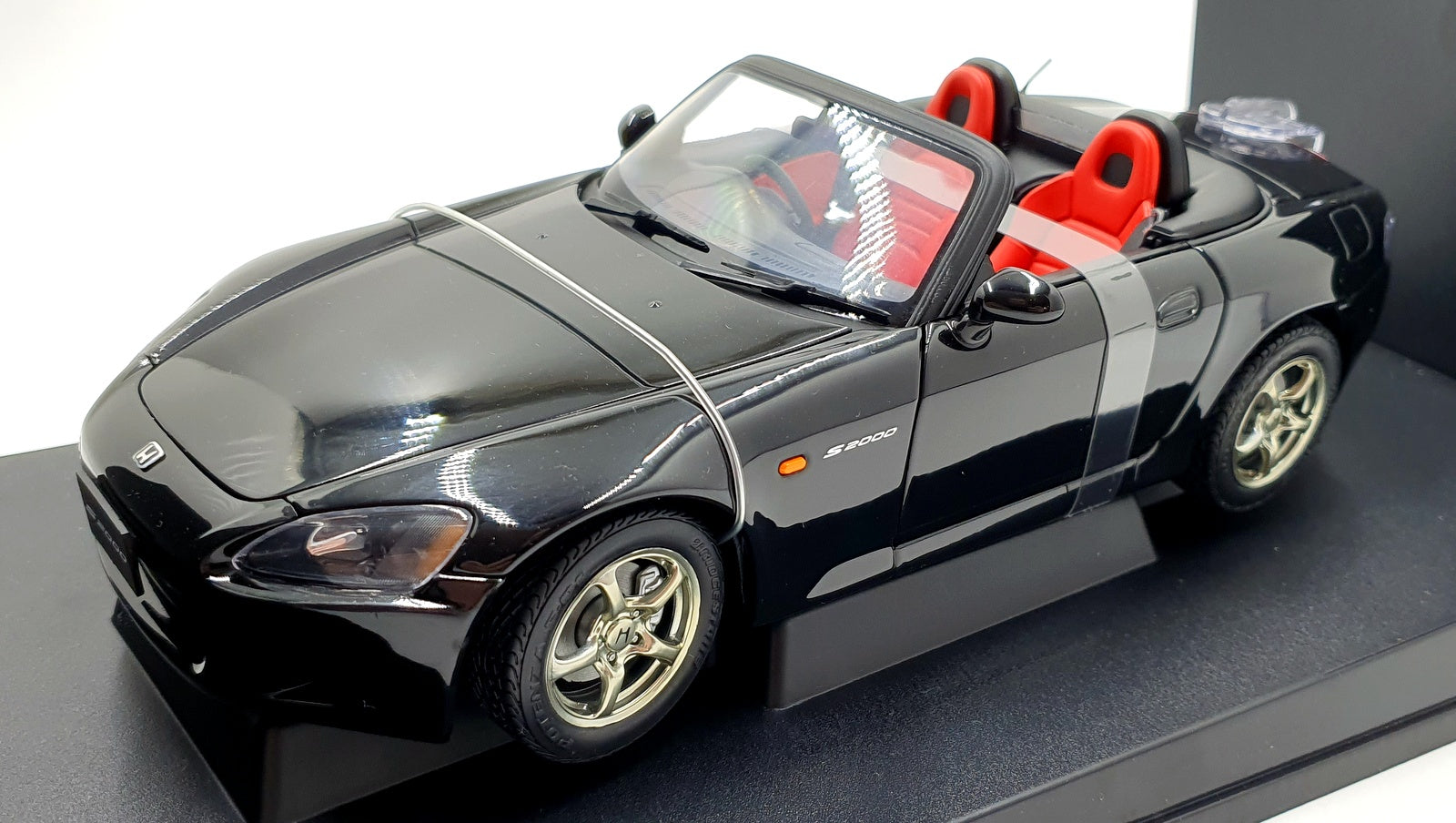 Autoart 1/18 Scale 73210 - Honda S 2000 Japanese Version - Black