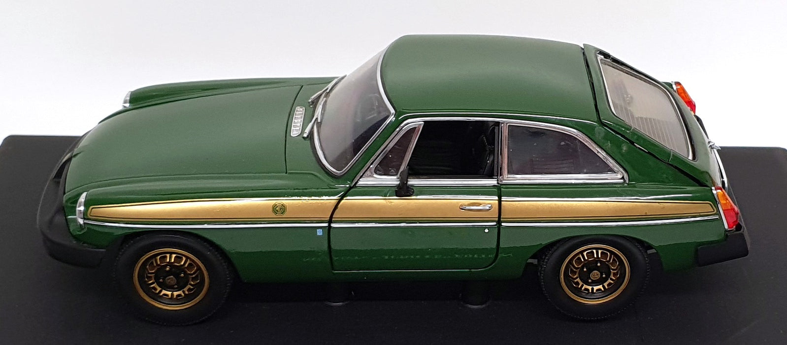 Universal Hobbies 1/18 Scale Diecast - 4458 MG MGB GT Jubilee Edition Green/Gold
