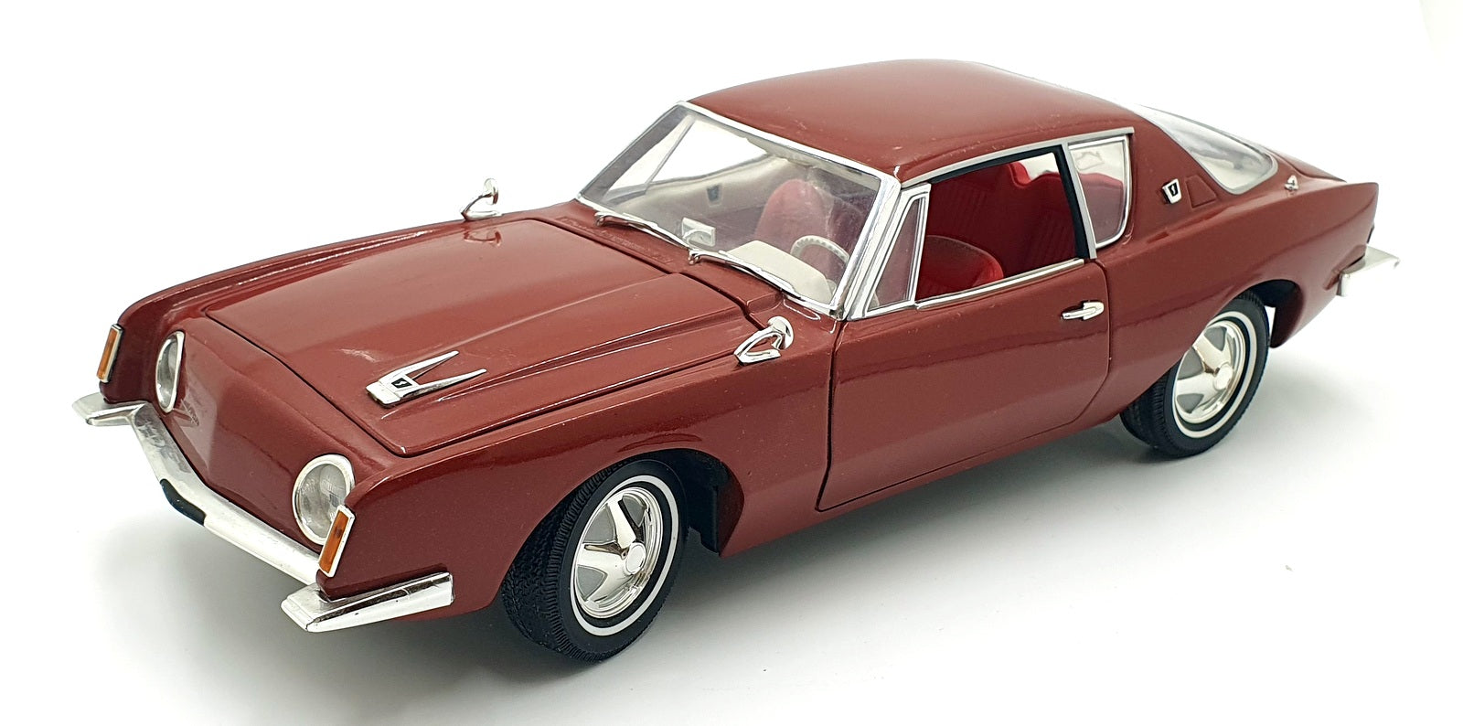Signature 1/18 Scale Diecast 15126L - 1963 Studebaker Avanti - Met Red