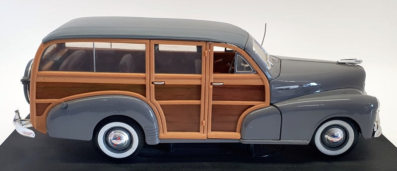 Maisto 1/18 Scale Diecast 31854 - 1948 Chevrolet Fleetmaster Woody - Grey