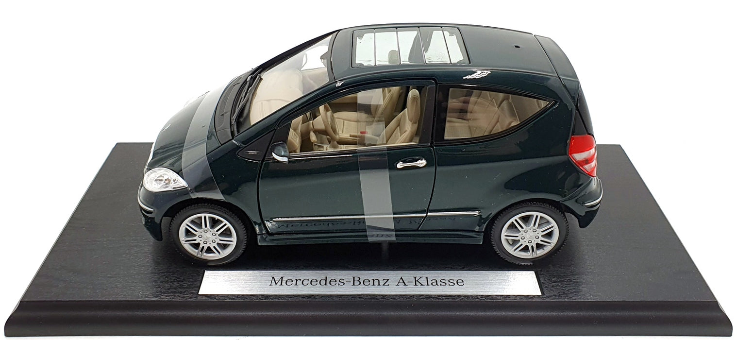 Maisto 1/18 Scale Diecast B6 696 2202 - Mercedes Benz A Class - Dark Green