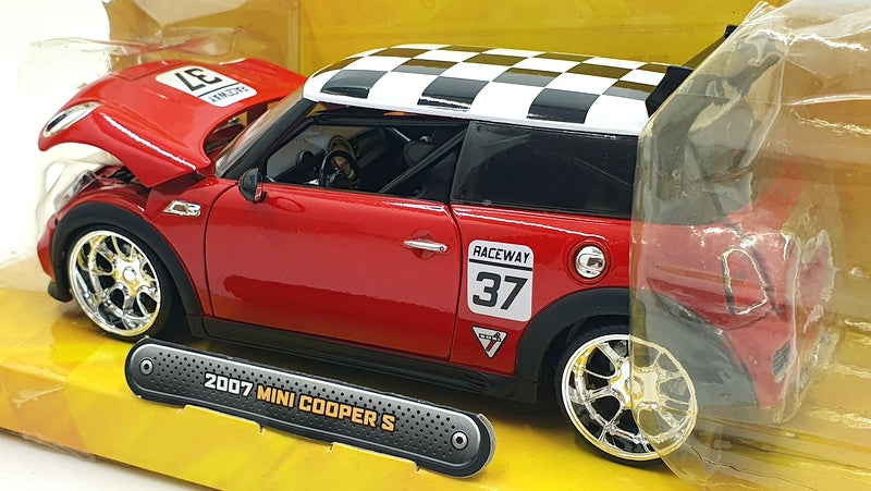 Jada 1/24 Scale Diecast 53004 - 2007 Mini Cooper S #37 - Red