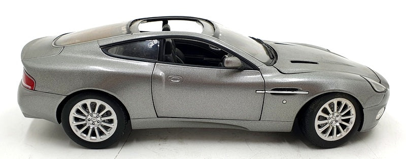 Beanstalk 1/18 Scale Diecast 14525F - Aston Martin V12 Vanquish - Met Grey