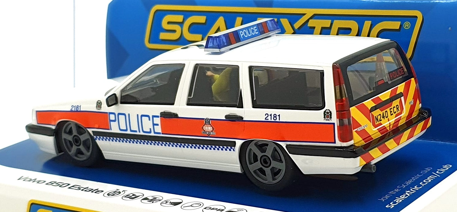 Scalextric 1/32 Scale Slotcar C4597 - Volvo 850 Estate Emergency - Police