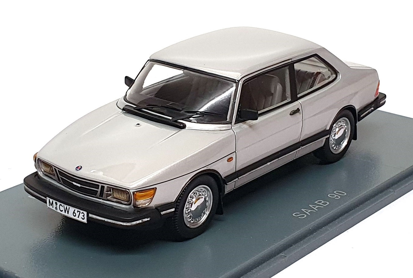Neo 1/43 Scale Resin NEO 43673 - Saab 90 - Silver