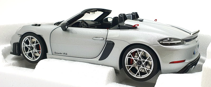 Norev 1/18 Scale Diecast 187270 - 2023 Porsche 718 Spyder RS Weissach Pack GT