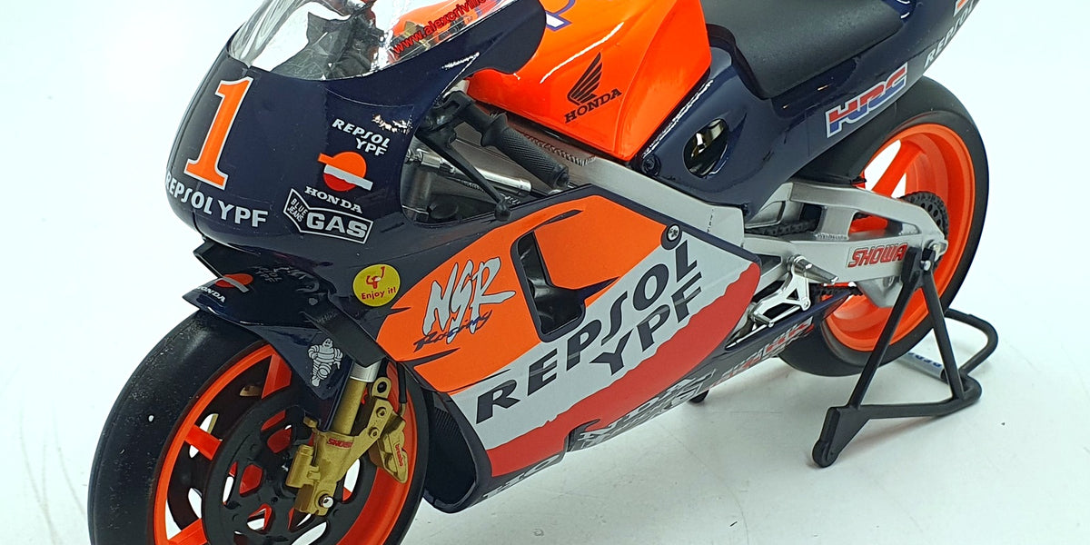 Guiloy 1/6 Scale 16265 - Honda NSR 500 Repsol YPF Honda Team Alex