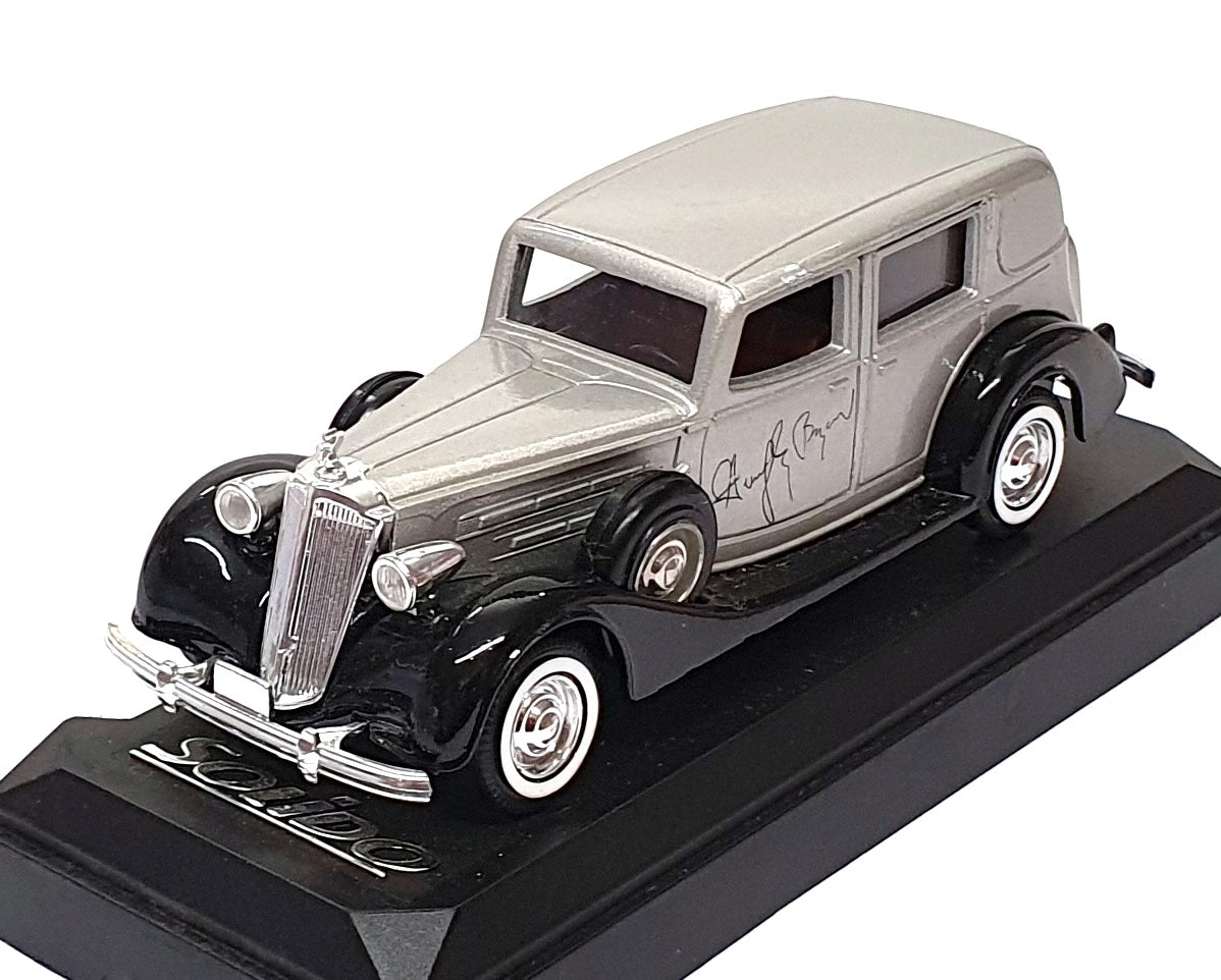 Solido 1/43 Scale 6782 - 1937 Packard Sedan Humphrey Bogart - Silver