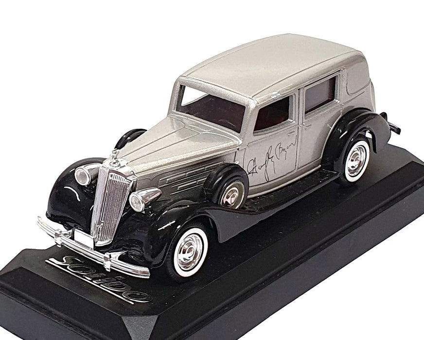 Solido 1/43 Scale 6782 - 1937 Packard Sedan Humphrey Bogart - Silver