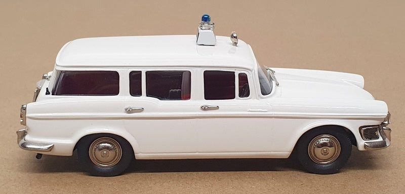 Brooklin 1/43 Scale IPV06 - 1966 Humber Super Snipe Estate Kent Police - White