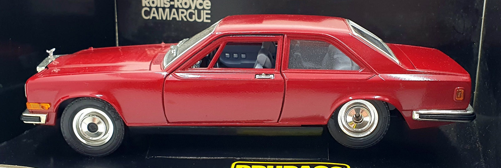 Burago 1/22 Scale Diecast 3001 - Rolls Royce Carmargue - Red