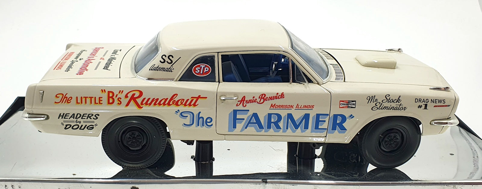 Highway 61 1/18 Scale 50150 - 1963 Pontiac Super Duty 'The Farmer' Cream