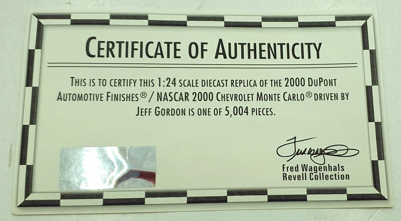 Revell 1/24 Scale 10946 - Chevrolet #24 DuPont Automotive Finishes 2000 - Gordon