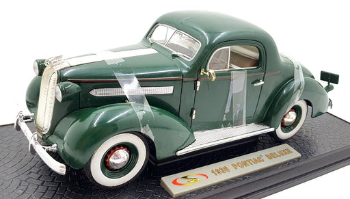 Signature 1/18 Scale Diecast 18106 - 1936 Pontiac Deluxe - Green