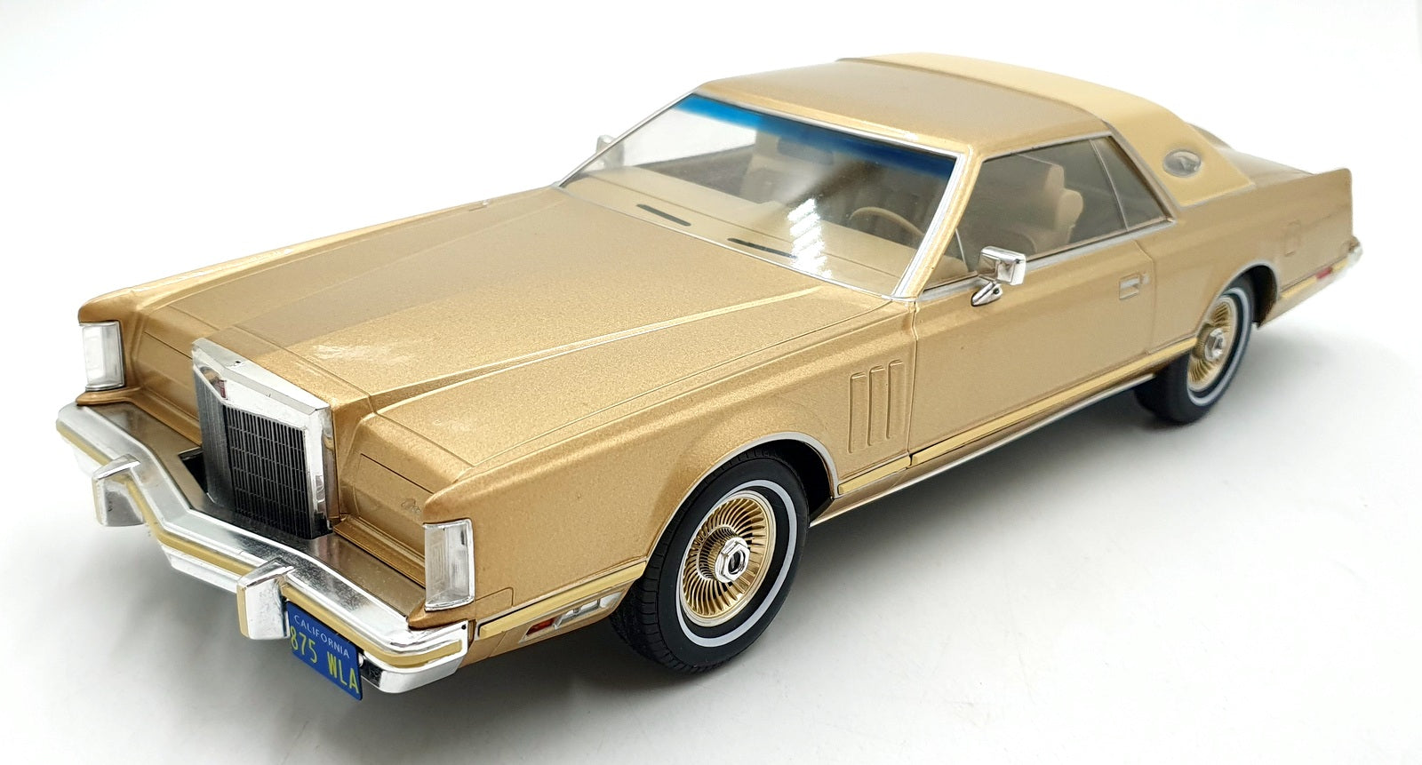 Model Car Group 1/18 Scale MCG18216 Lincoln Continental Mark V 1977 Gold