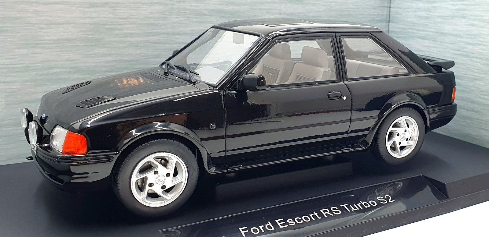 Model Car Group 1/18 Scale MCG18546 - Ford Escort MK IV RS Turbo S2 - Black