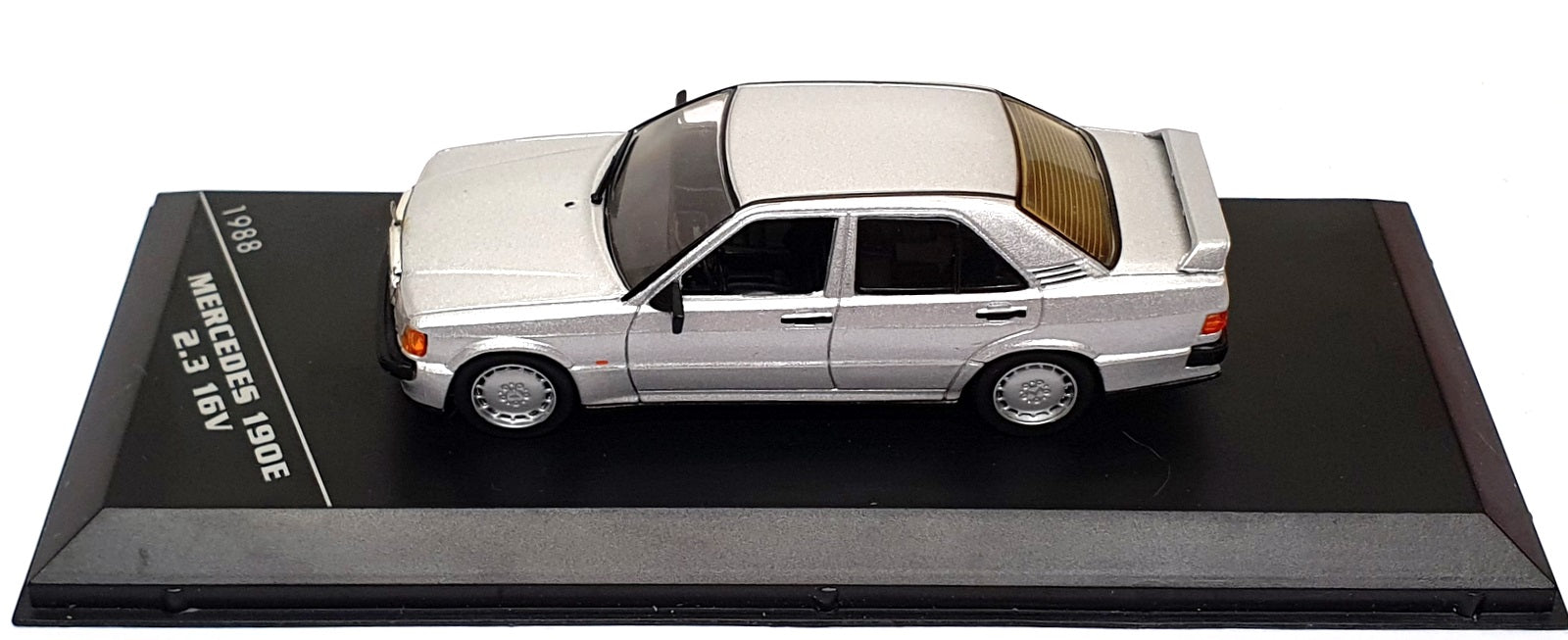 Whitebox 1/43 Scale WB246 - Mercedes Benz 190E 2.3 16V - Silver