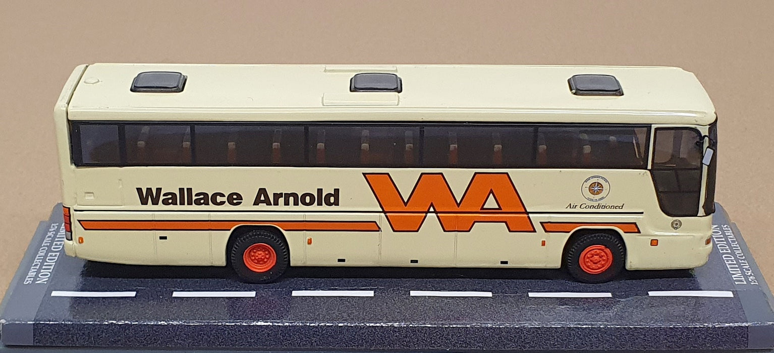 Corgi 1/76 Scale OM43301 - Plaxton Premier Coach Wallace Arnold - Cream