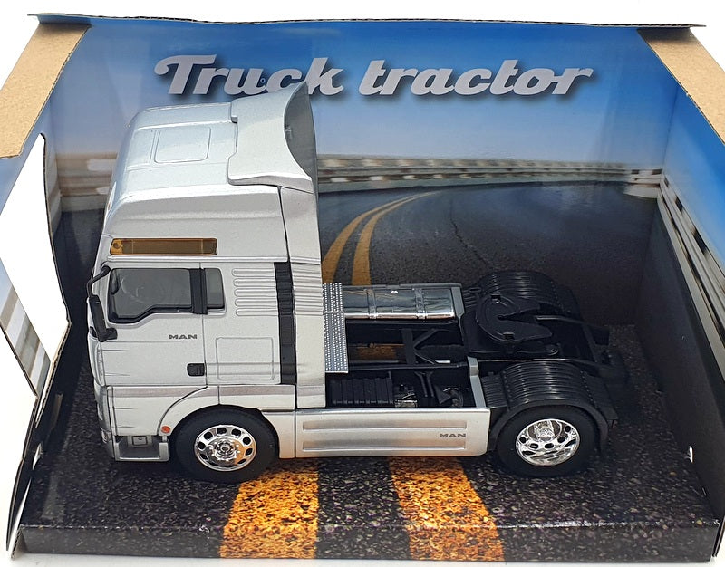 Welly 1/32 Scale Diecast 32640W - MAN TG510A - Silver