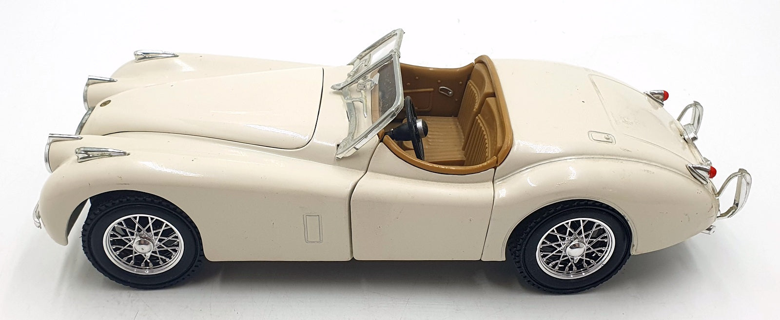 Ertl 1/18 Scale Diecast 23426A - 1948 Jaguar XK-120 - Cream